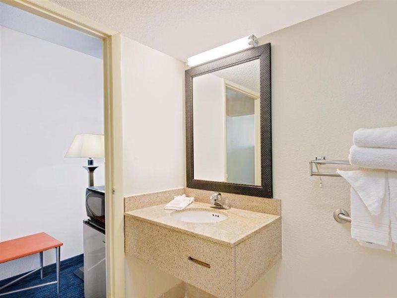 Days By Wyndham Hotel Easton