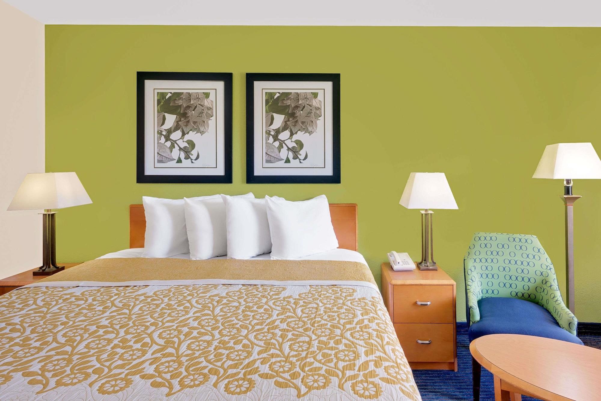 Days By Wyndham Hotel